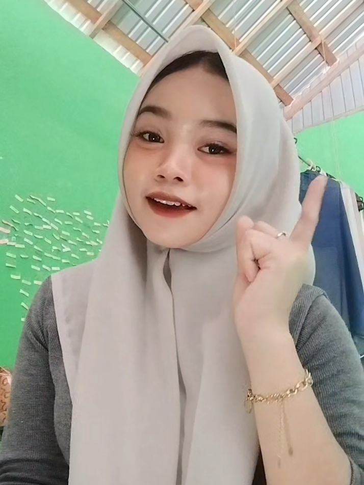 @⋆。‧˚ʚ🍒ɞ˚‧。⋆