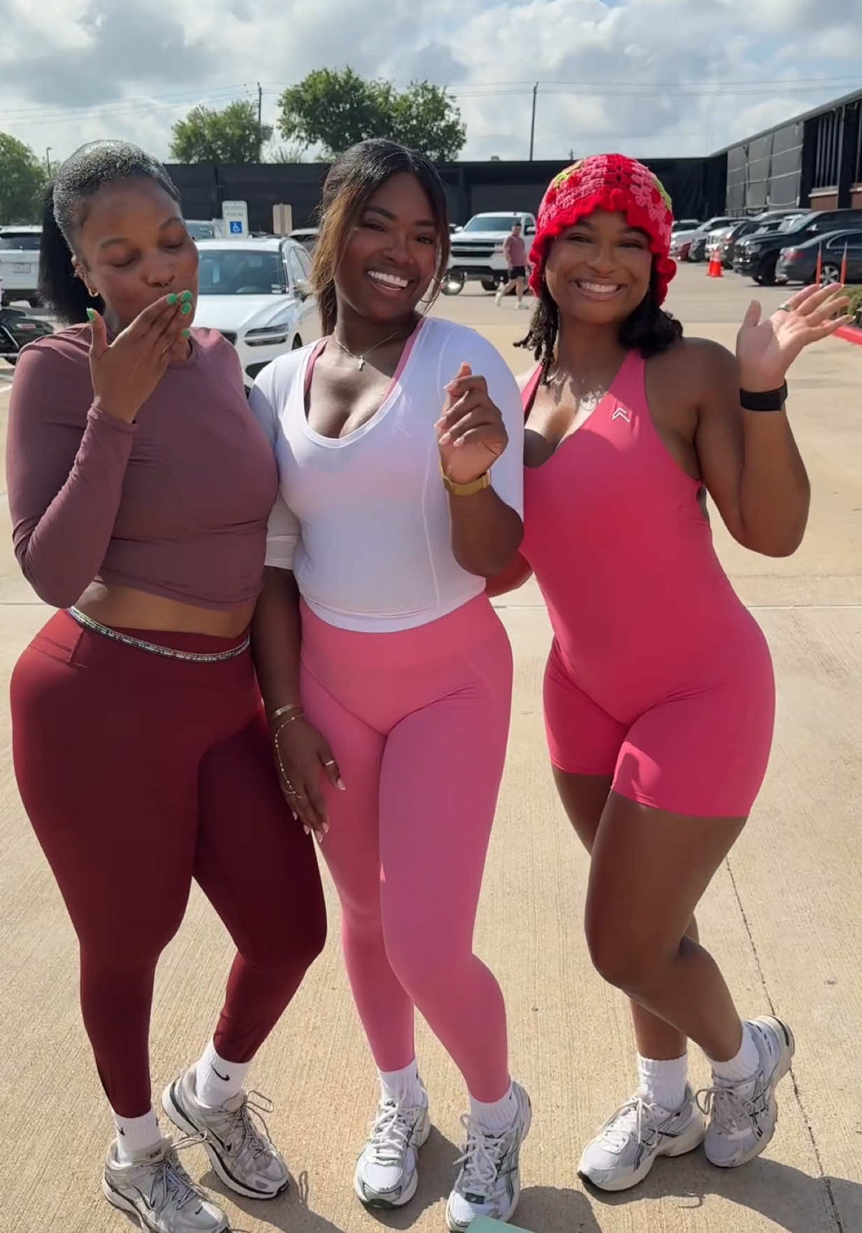 @causeimcourtney_