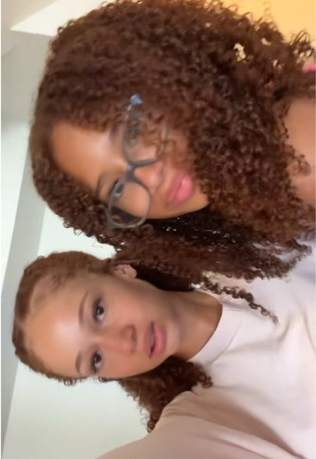 @👯&zwj;♀️