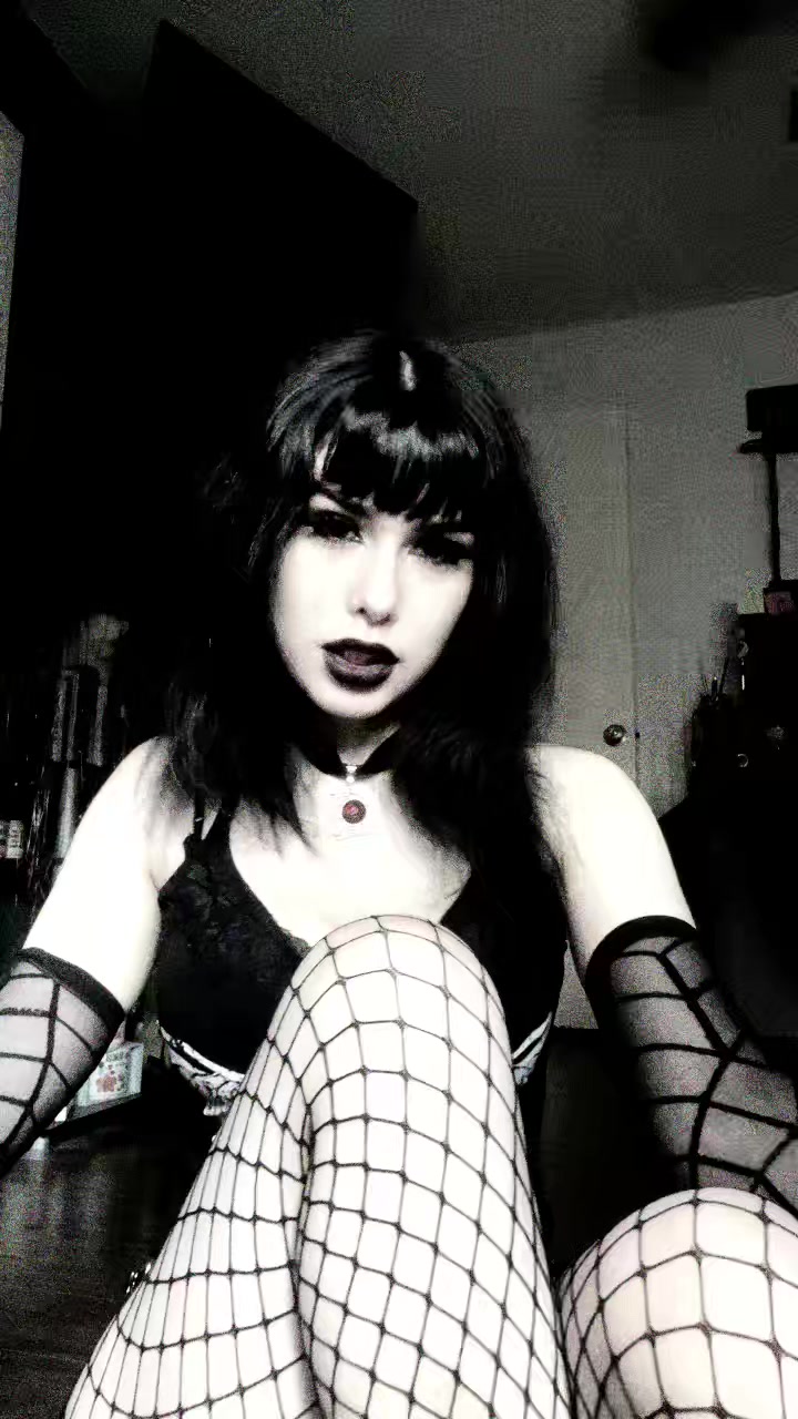 @Maria🦇