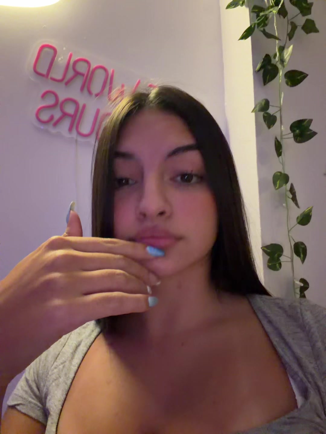 @itsvalur