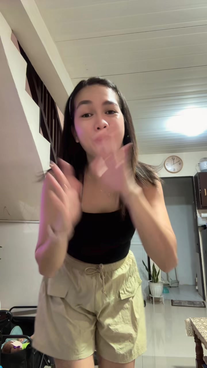 @Astrideyah used clothing sho
