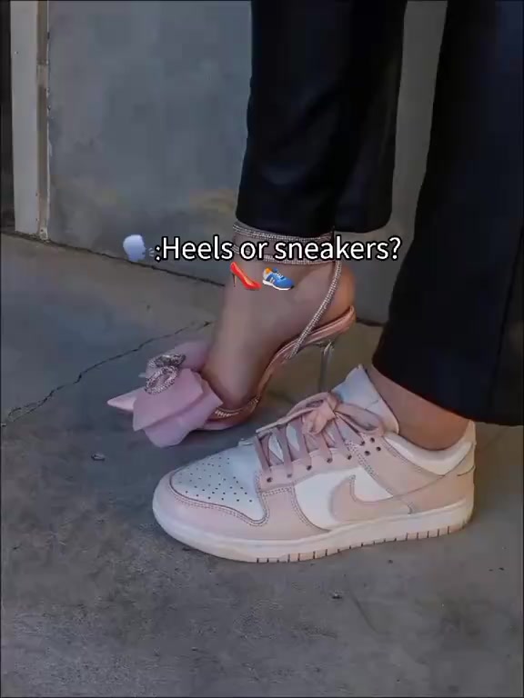 @𝒬 𝓊 𝑒 𝑒 𝓃 🩶