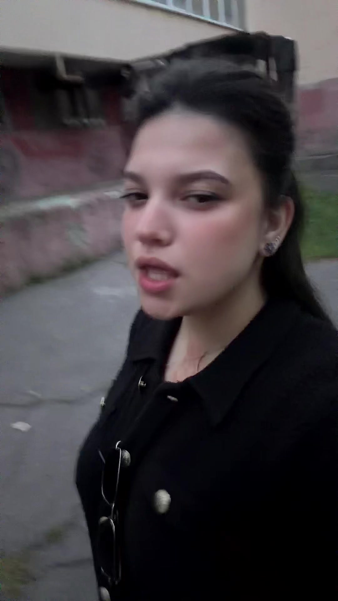 @КОТОРАЯ ДАЛЕКО ЖИВЕТ