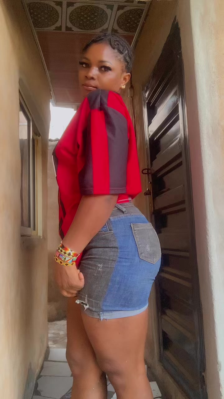 @chizzyiyke fashion designer