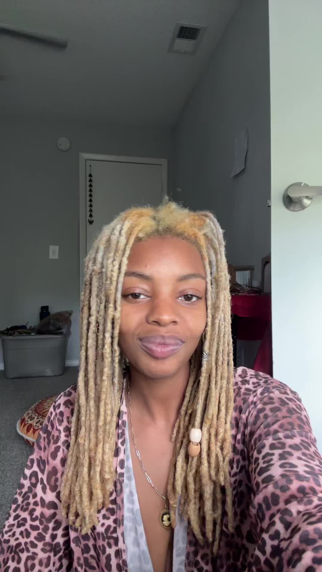 @thehausofvenom
