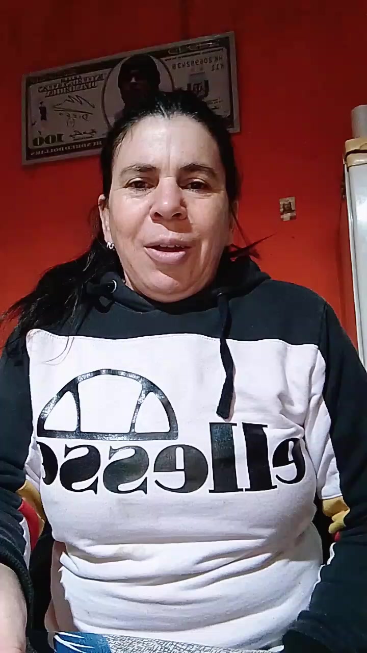 @Claudia lopez