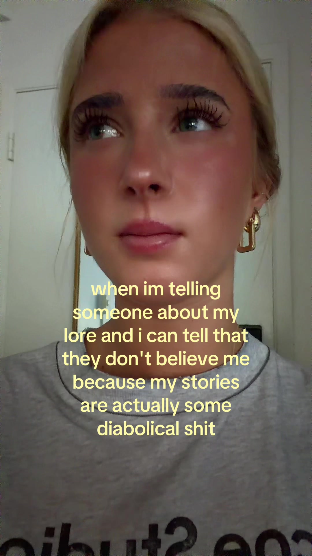 @theelliebarker