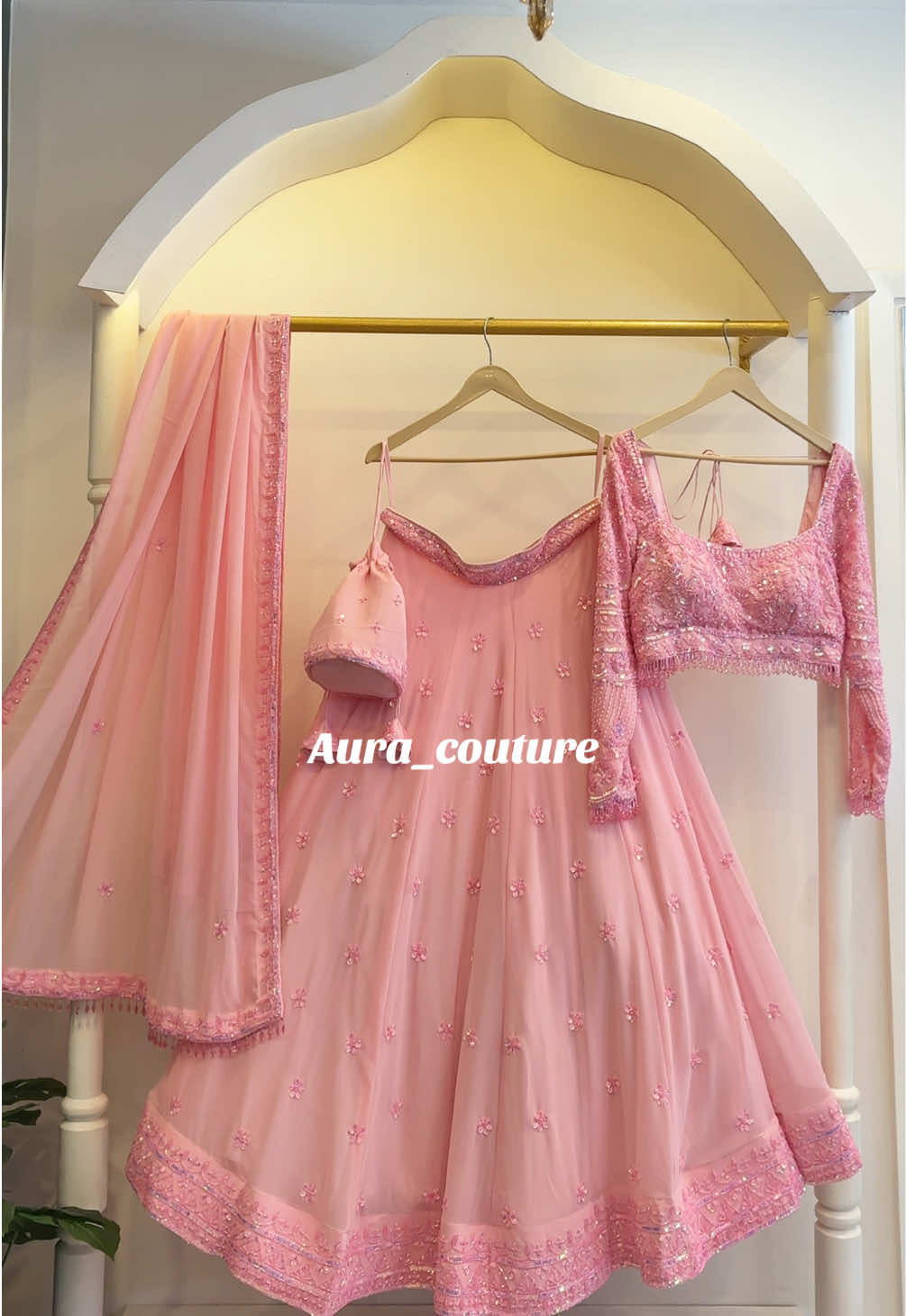 @aura_couture