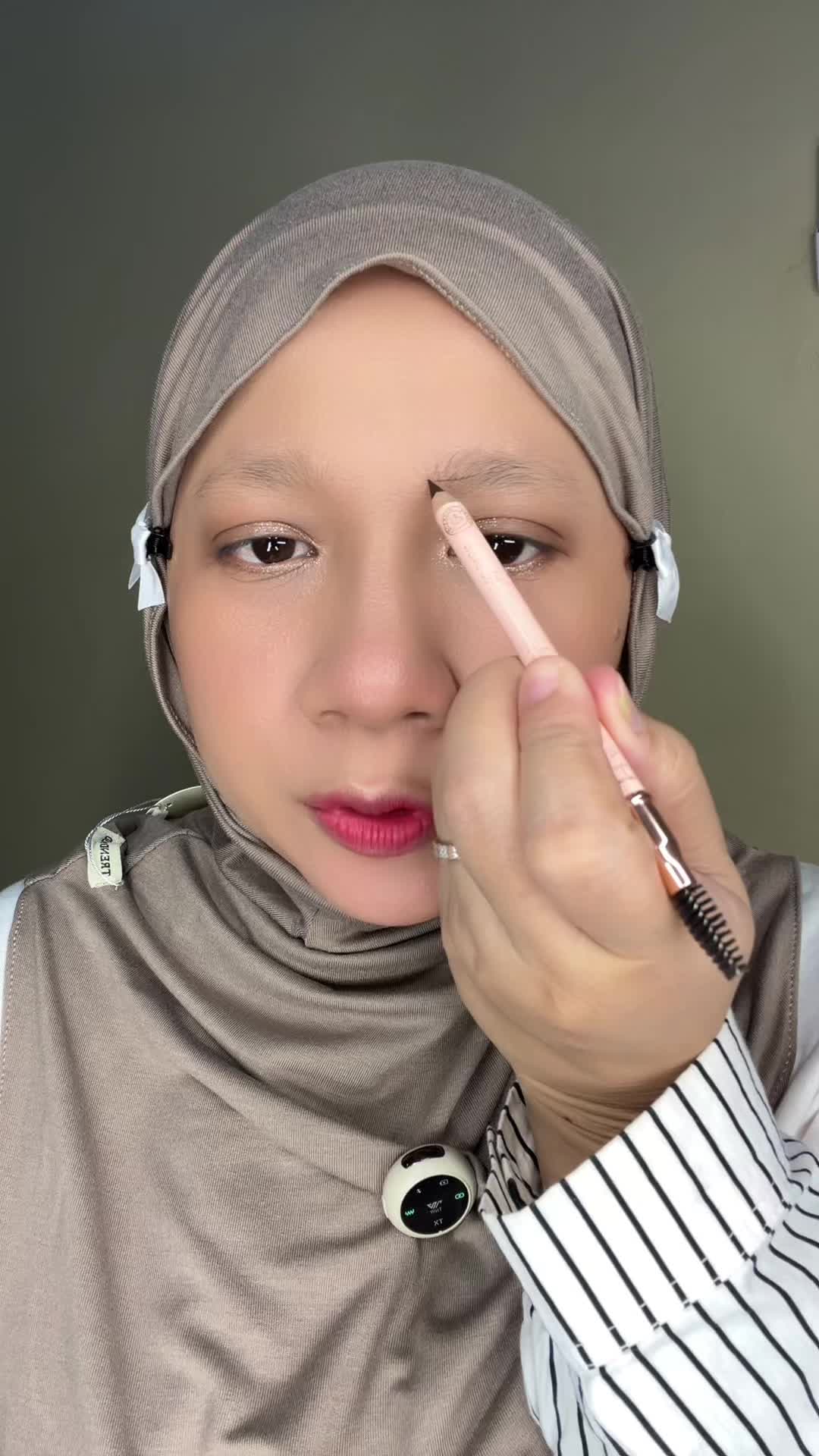 @Anis Yunia Akbar (AYA)