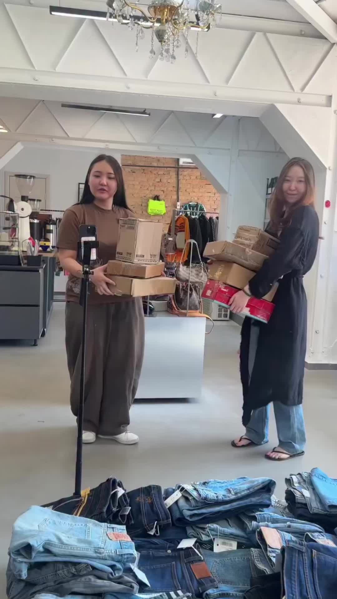 @Robin.clothes
