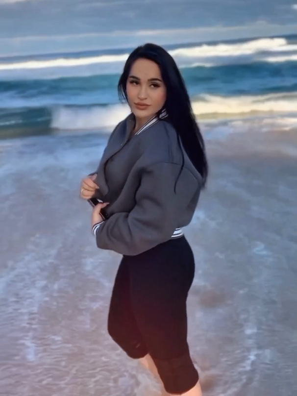 @Madina Aknazarova 🇹🇯