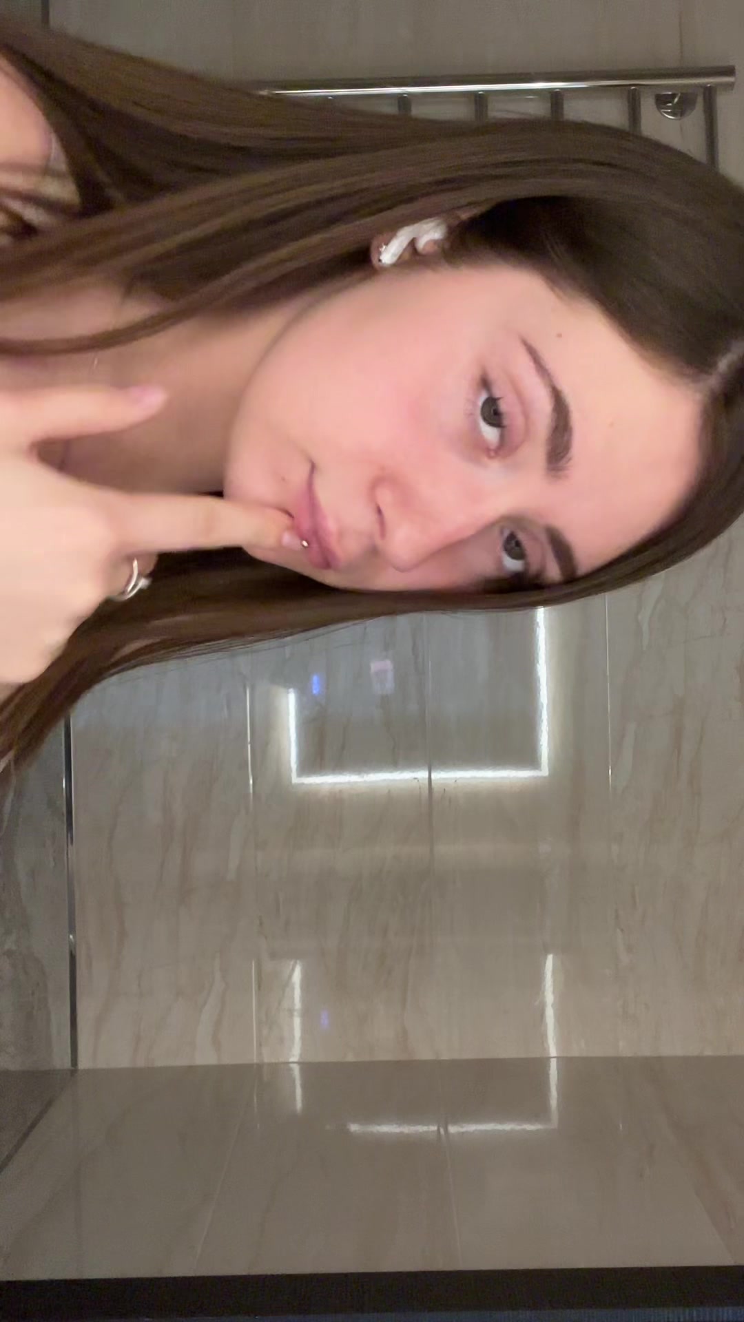 @мила