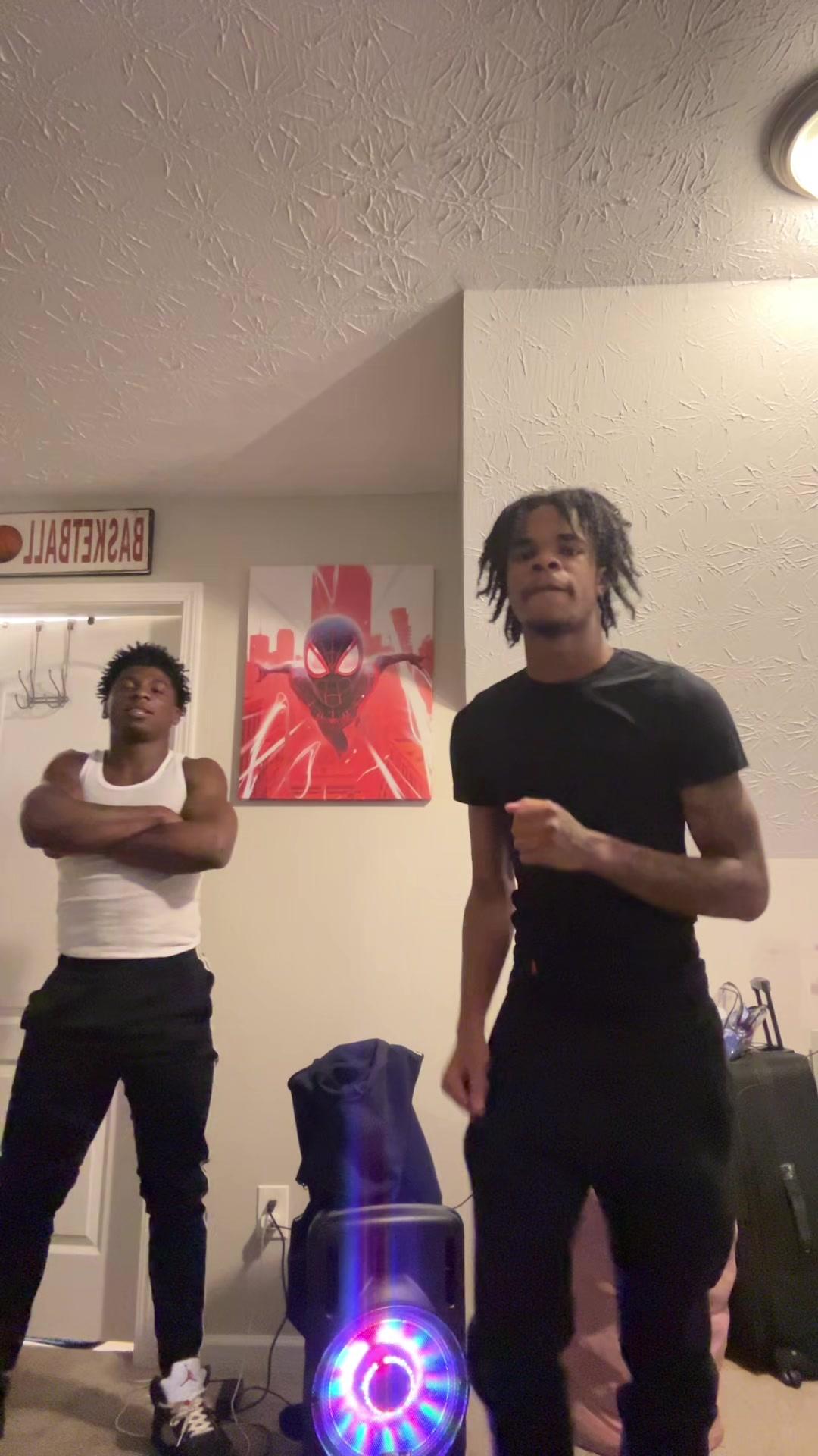 @EverybodyhateKG
