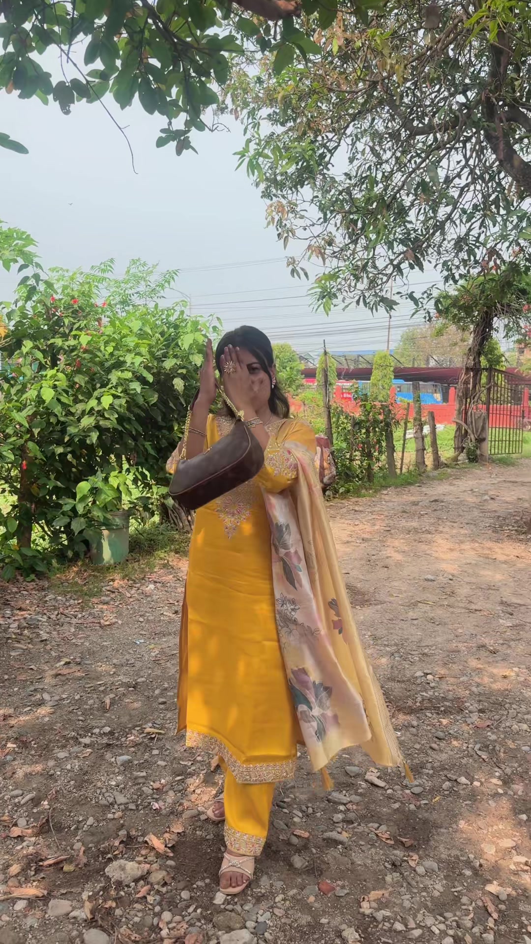 @ANJU MAHATO 🦋🕊️