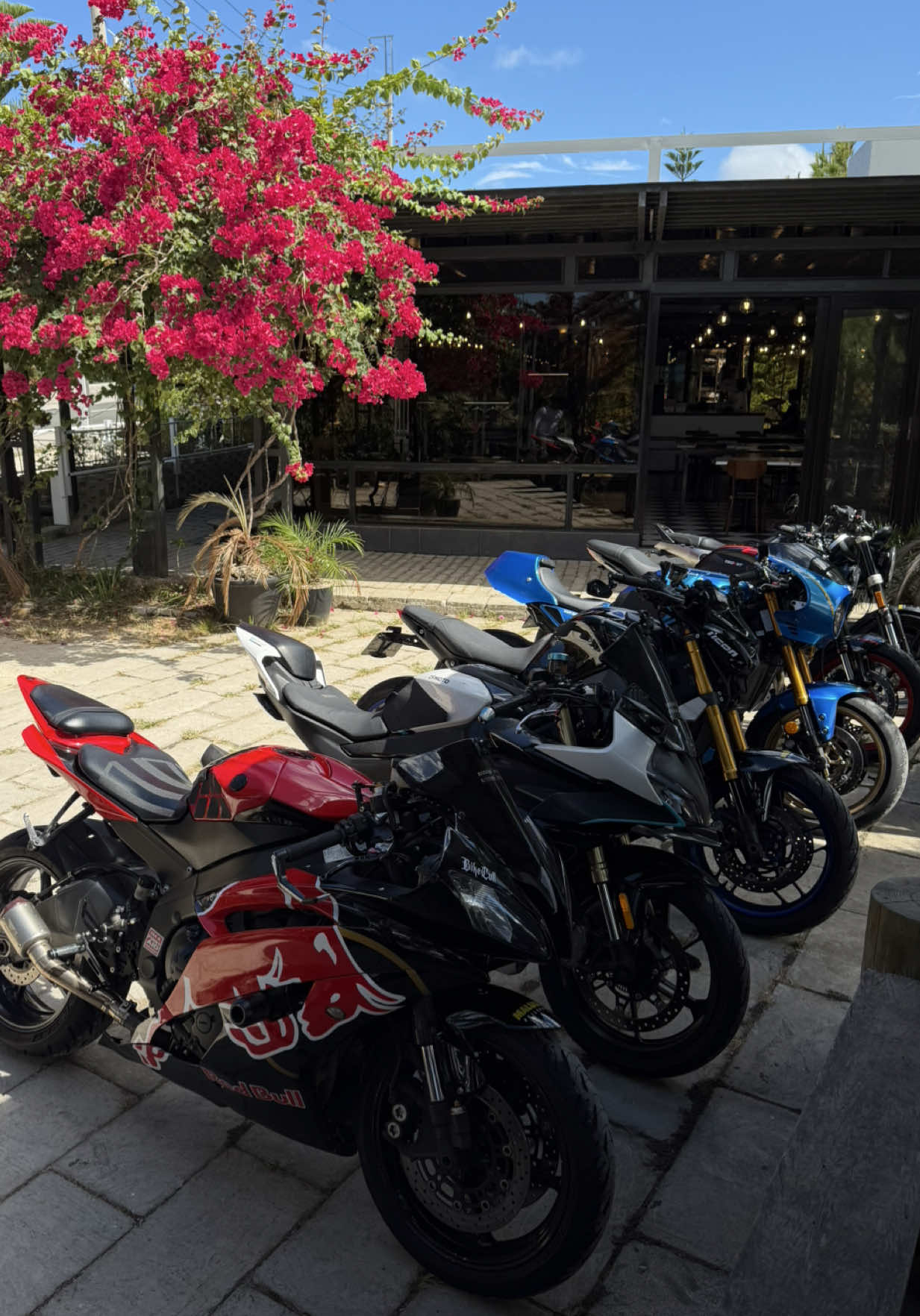 @23MOTO