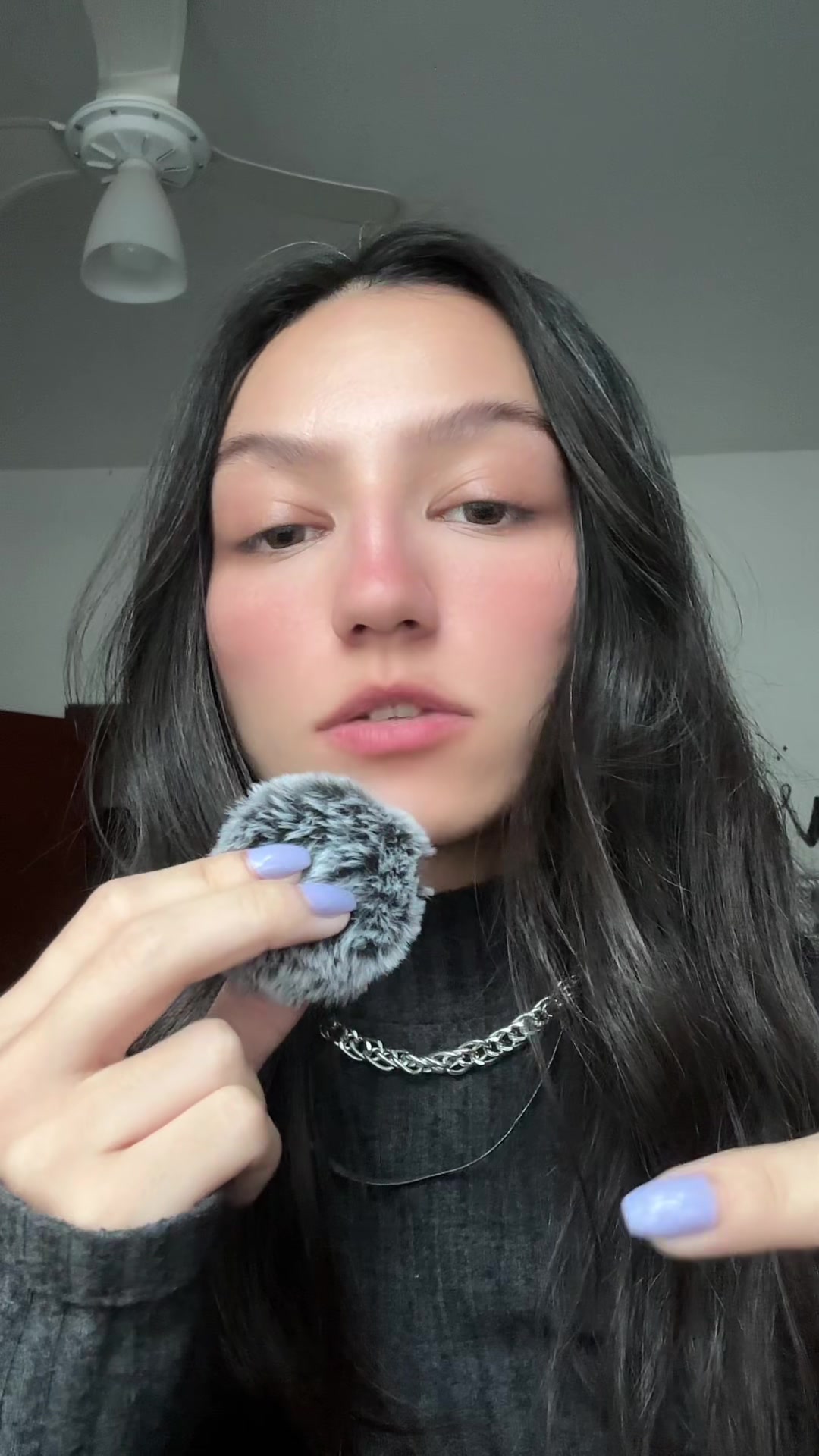 @laura