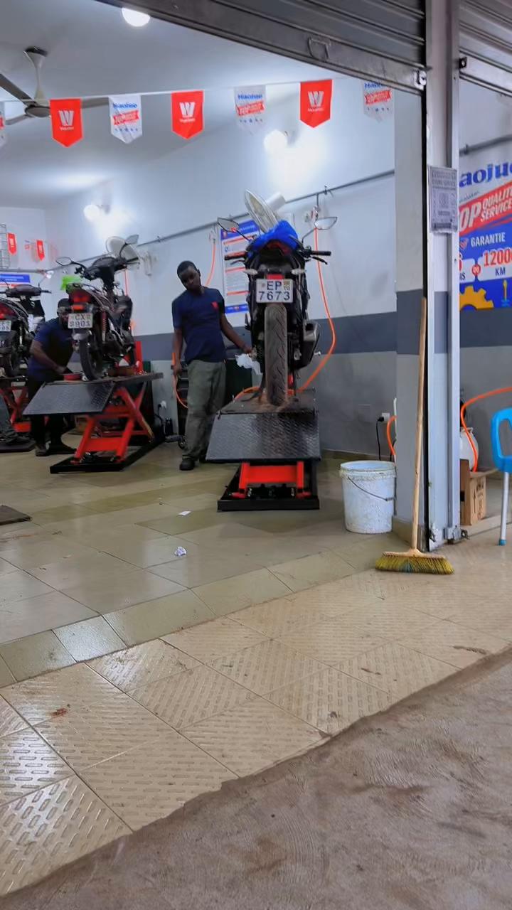 @Boss le G&eacute;nie 🇹🇬
