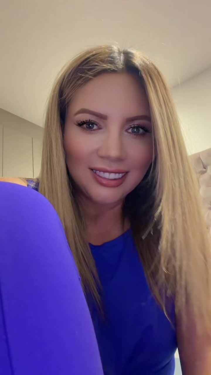 @Anna Karyna