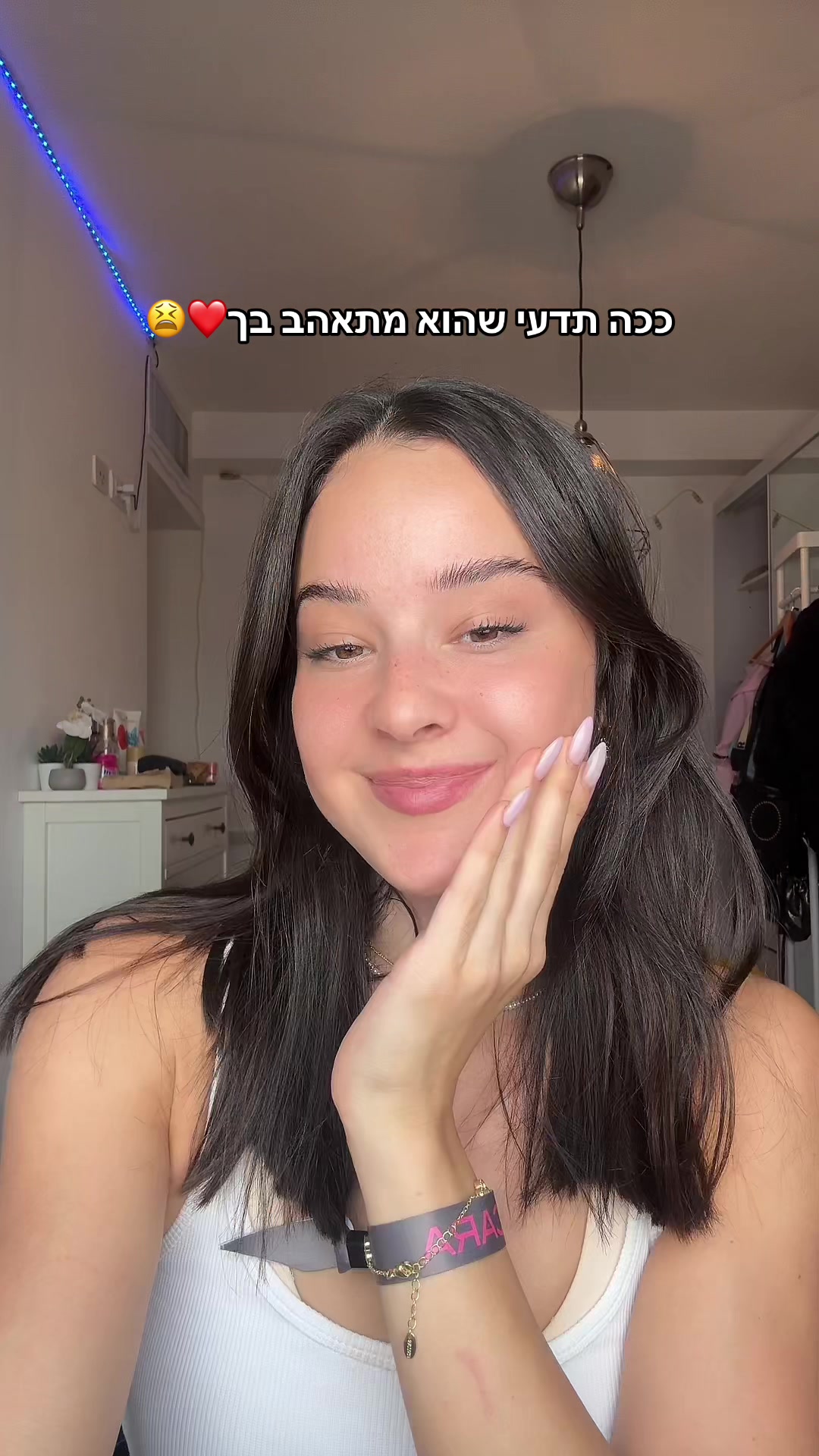 @nicoleomari