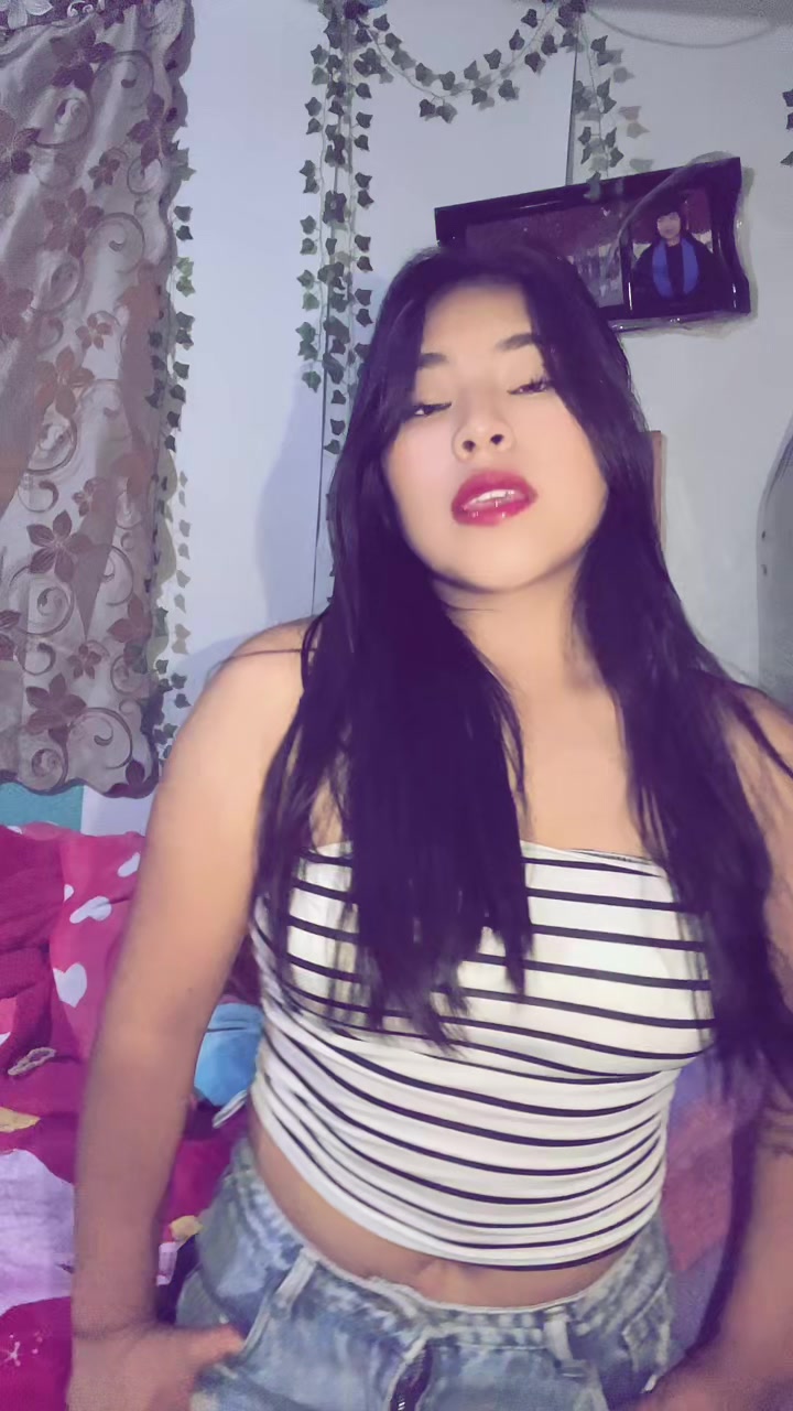 @oliviaarenaz
