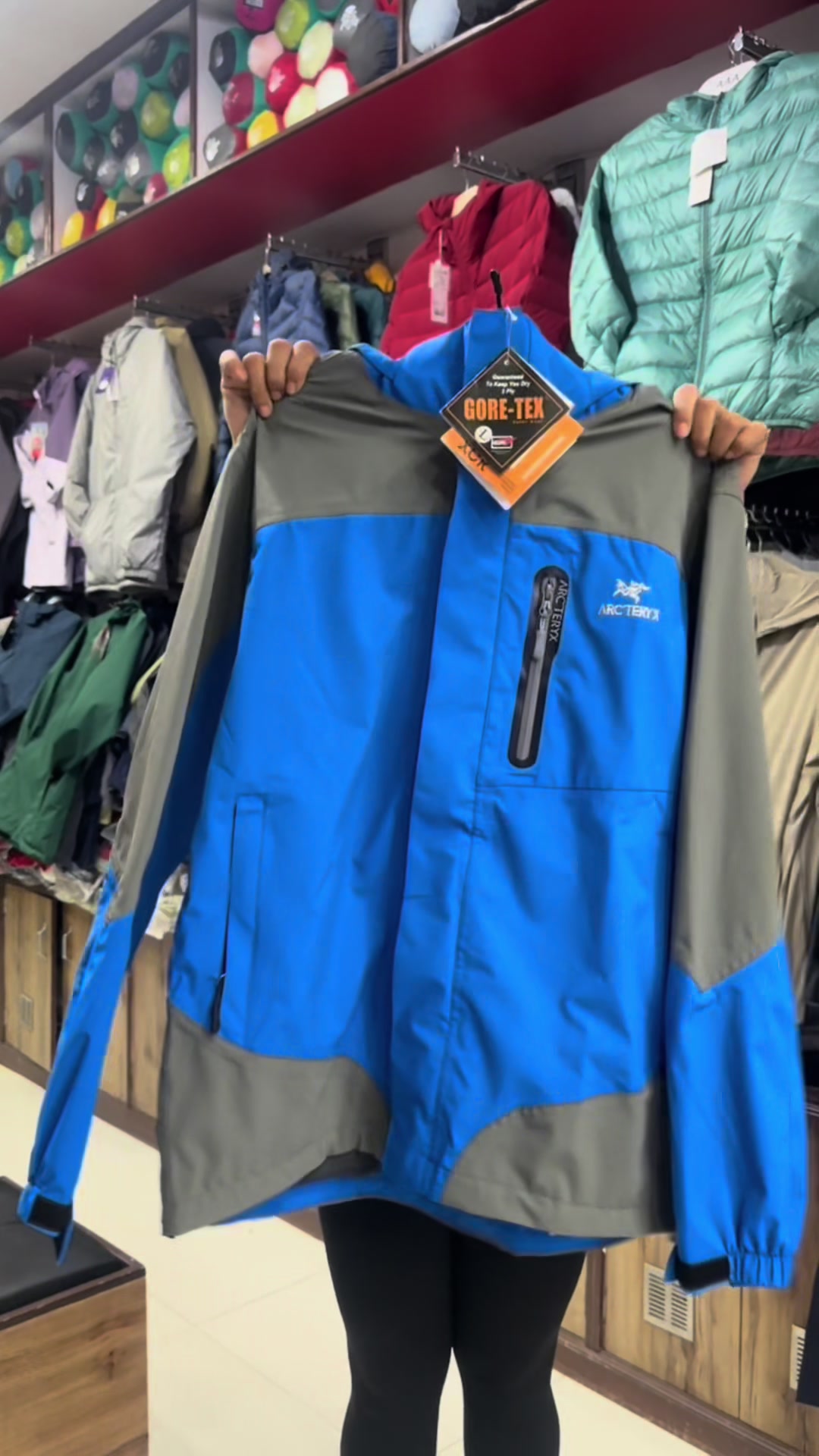 @LAKE FEWA TREKKING SHOP 🧿