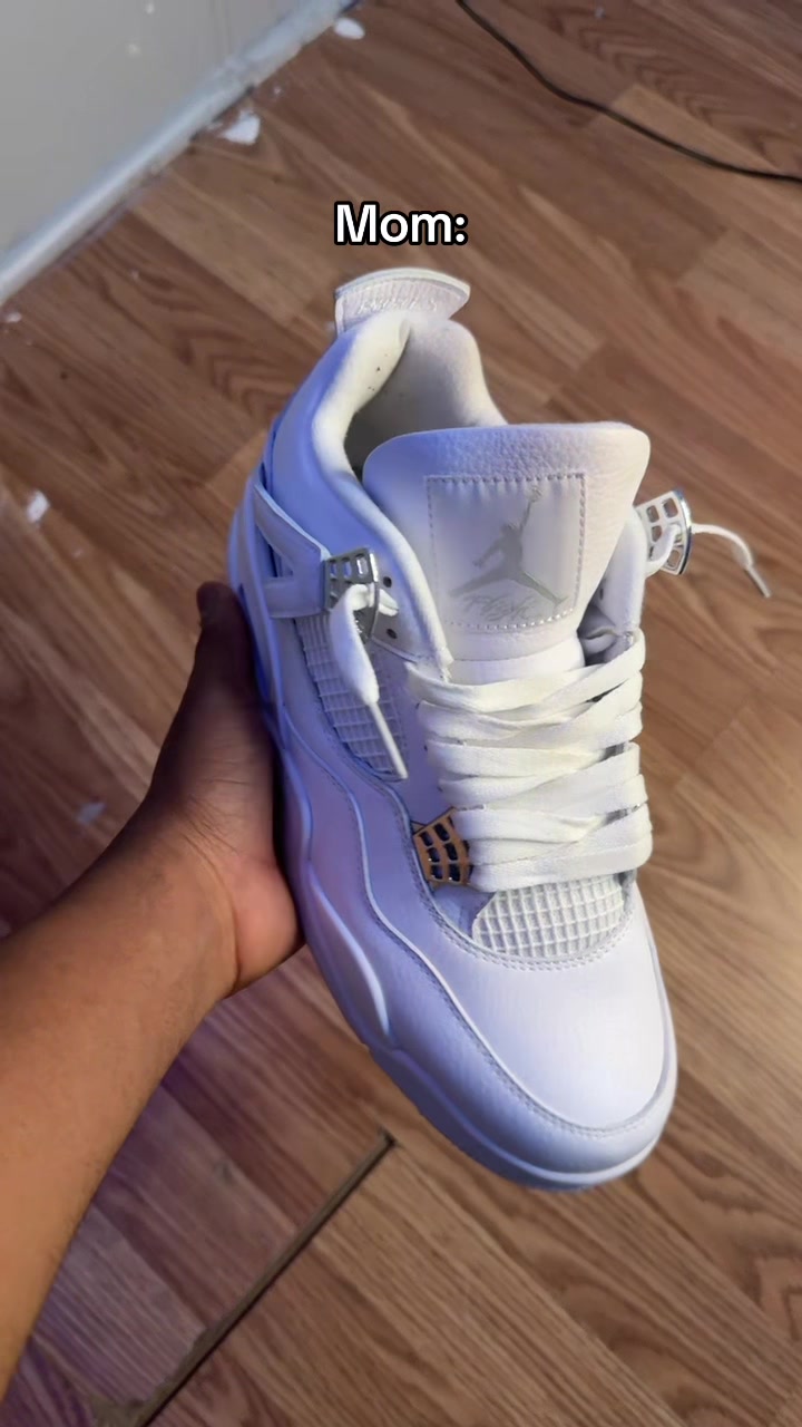 @SneakerLuverDude