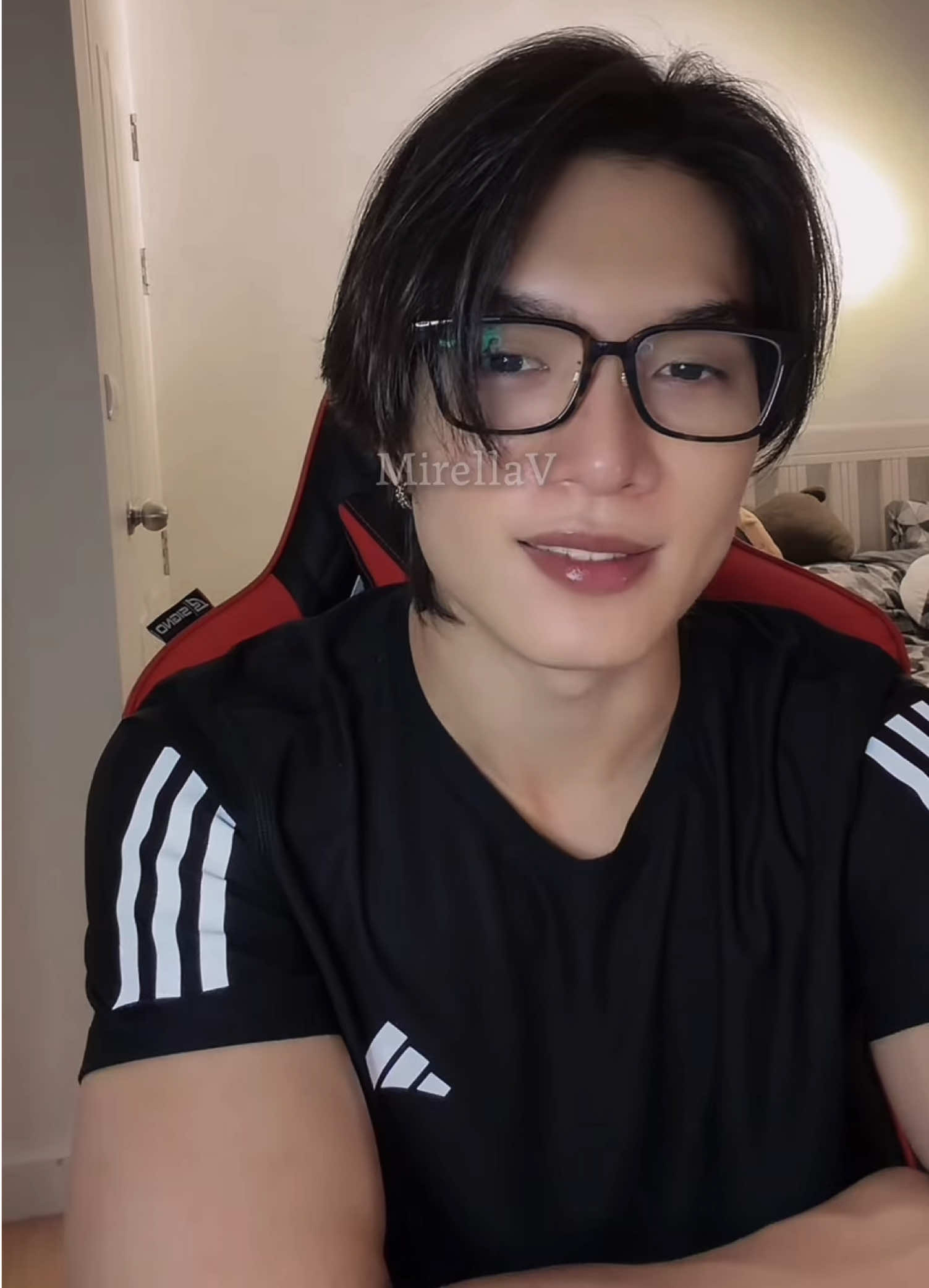 @MirellaV