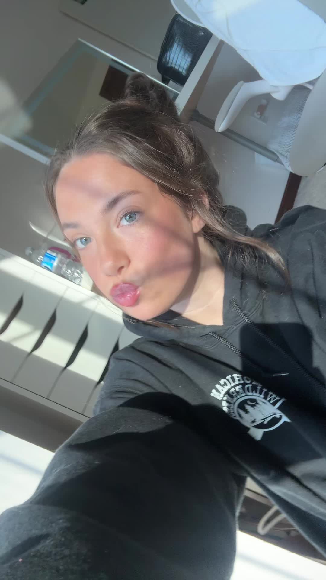 @chlo