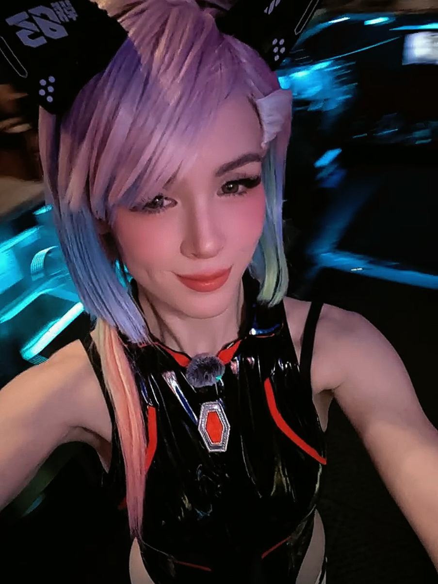 @hon3yink