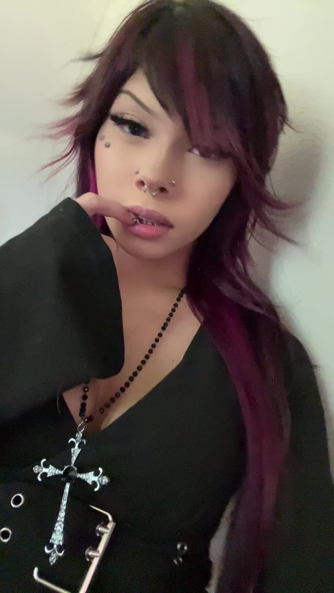 @2tennyuni