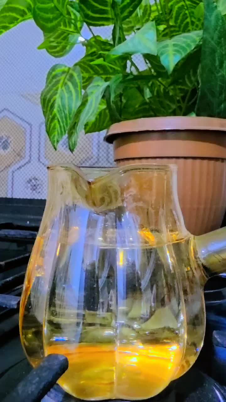 @حْوْرْ آلْعْيْنْ.