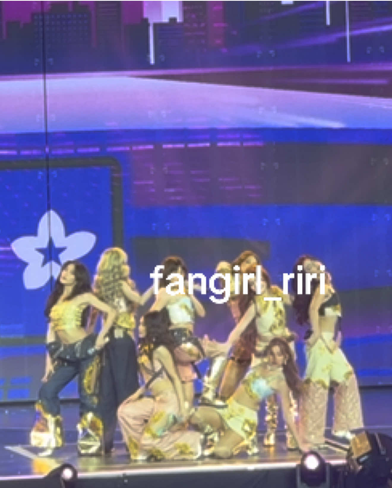 @Fangirl Riri