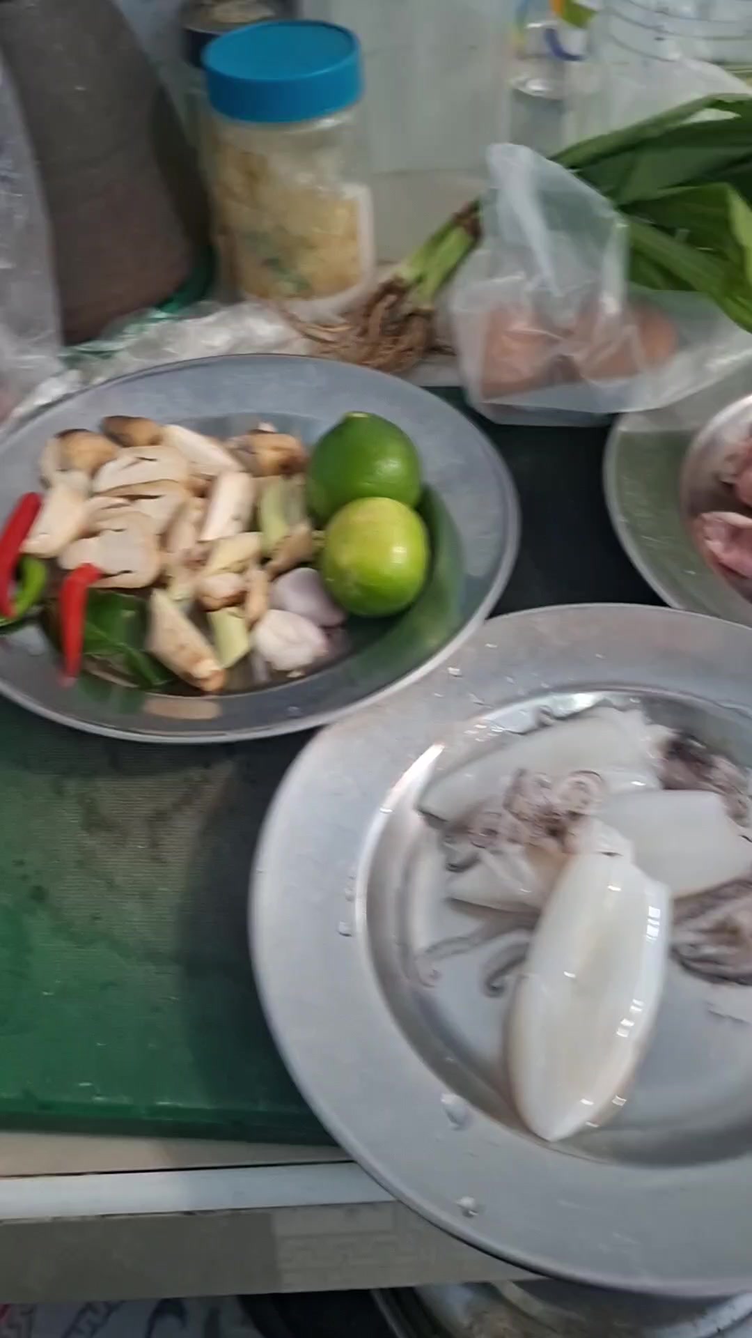@มีน เจ้าแม่กวาดสุดเริ่ด