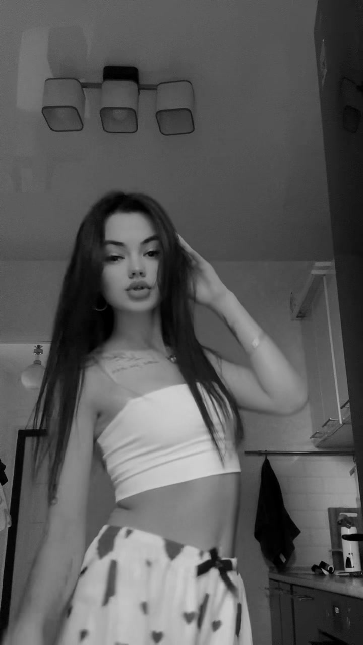 @Сучка♥️😏