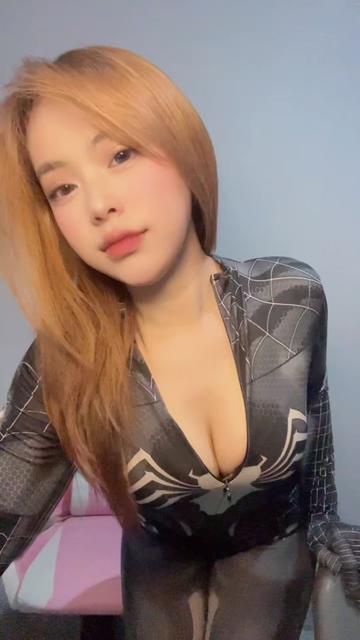@_ayang9
