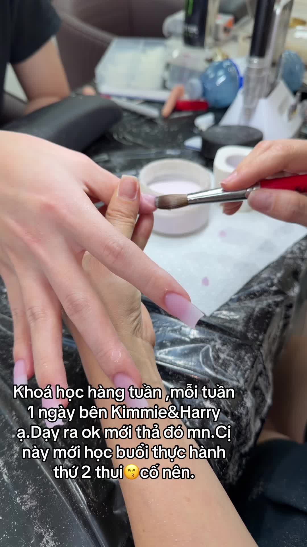 @KimmieNails🇻🇳&hearts;️🇨🇦Tấu H&agrave;i😜