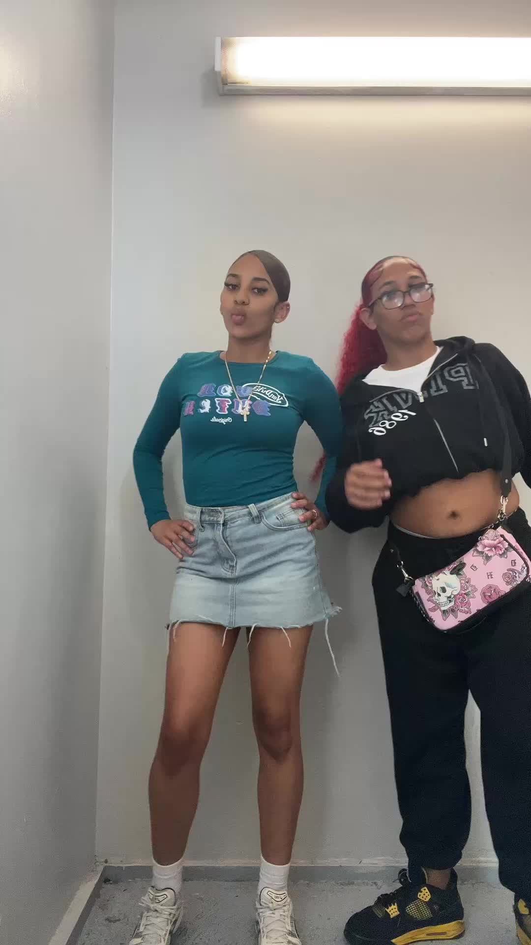@Tee