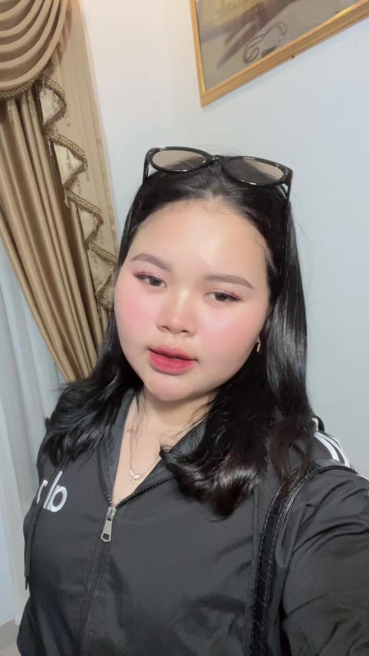 @Nisaa18