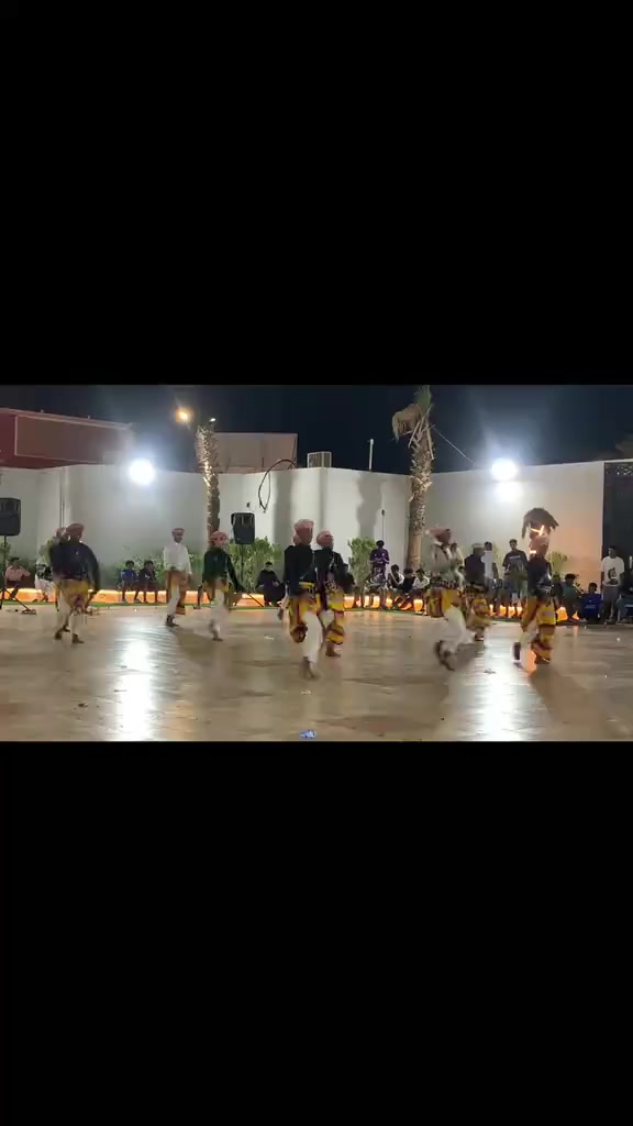 @ڤرقة آخوإن عـآيٌـل🤍🌼.