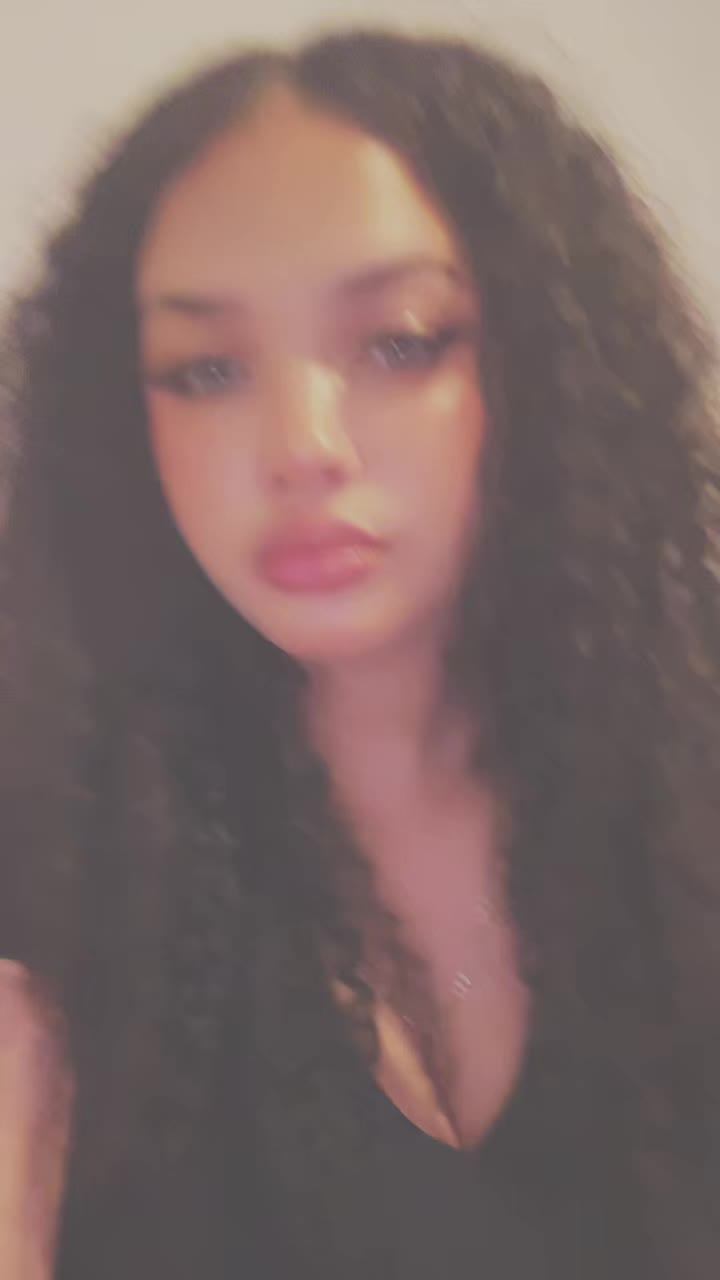 @Bella