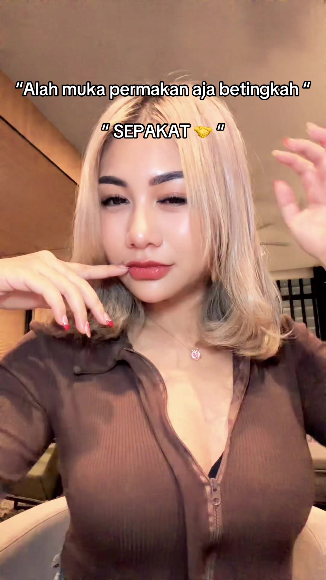 @Tante Si Bibir Memble