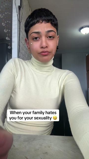 @jokesandgiggles25