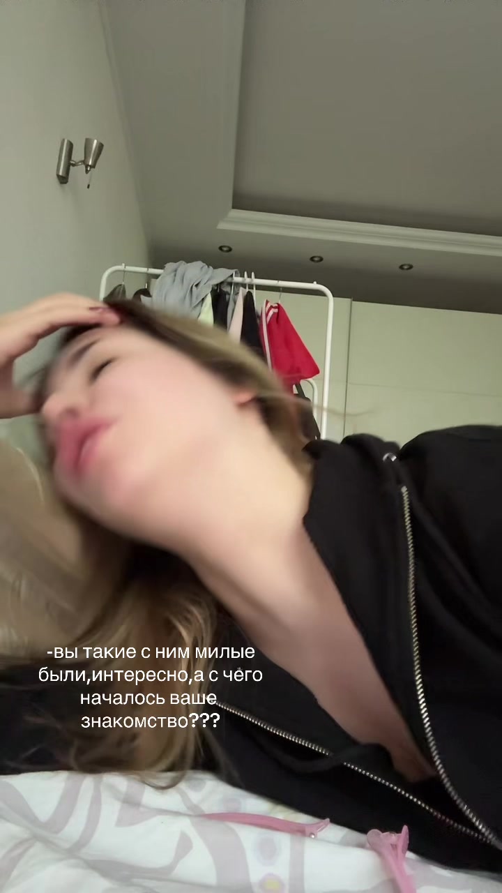 @kriskiskissxx
