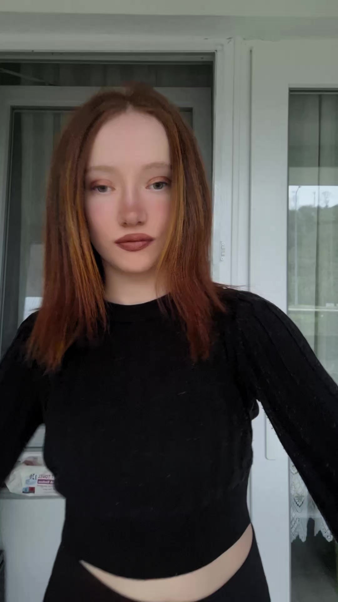 @E,