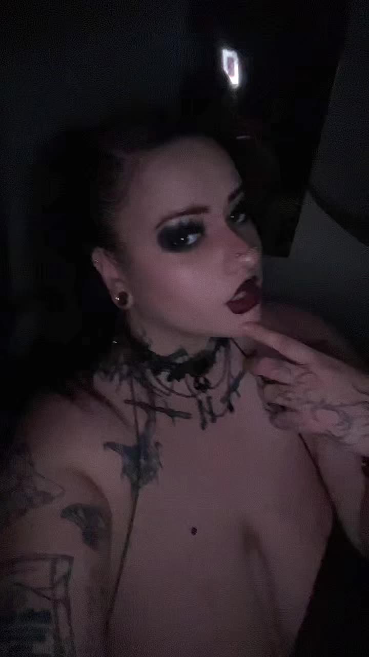 @aly🧛&zwj;♀️