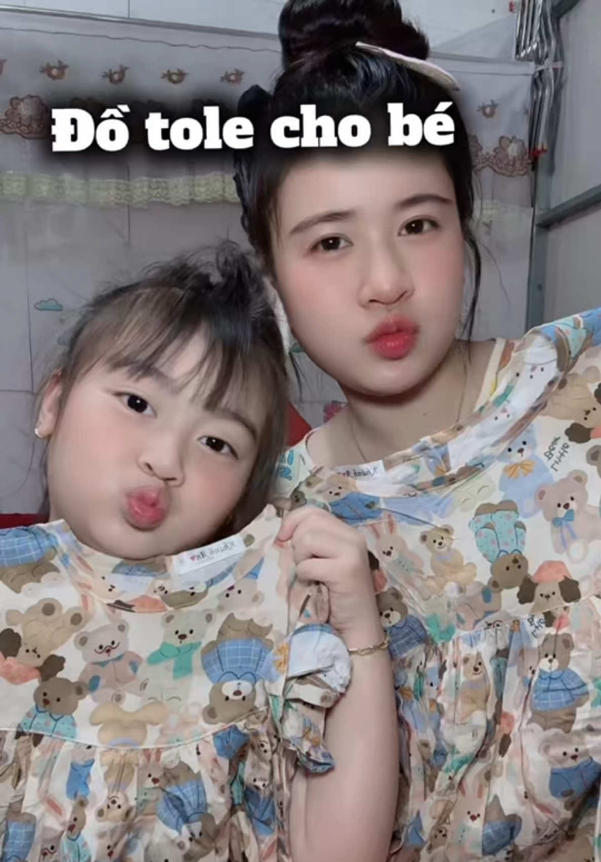 @Ngọc Ngọc- Mẹ 2 c&ocirc;ng ch&uacute;a