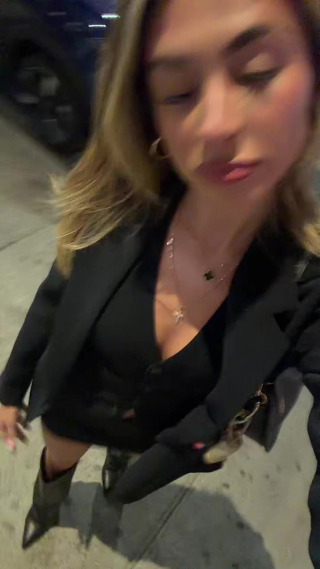 @Julia🖤