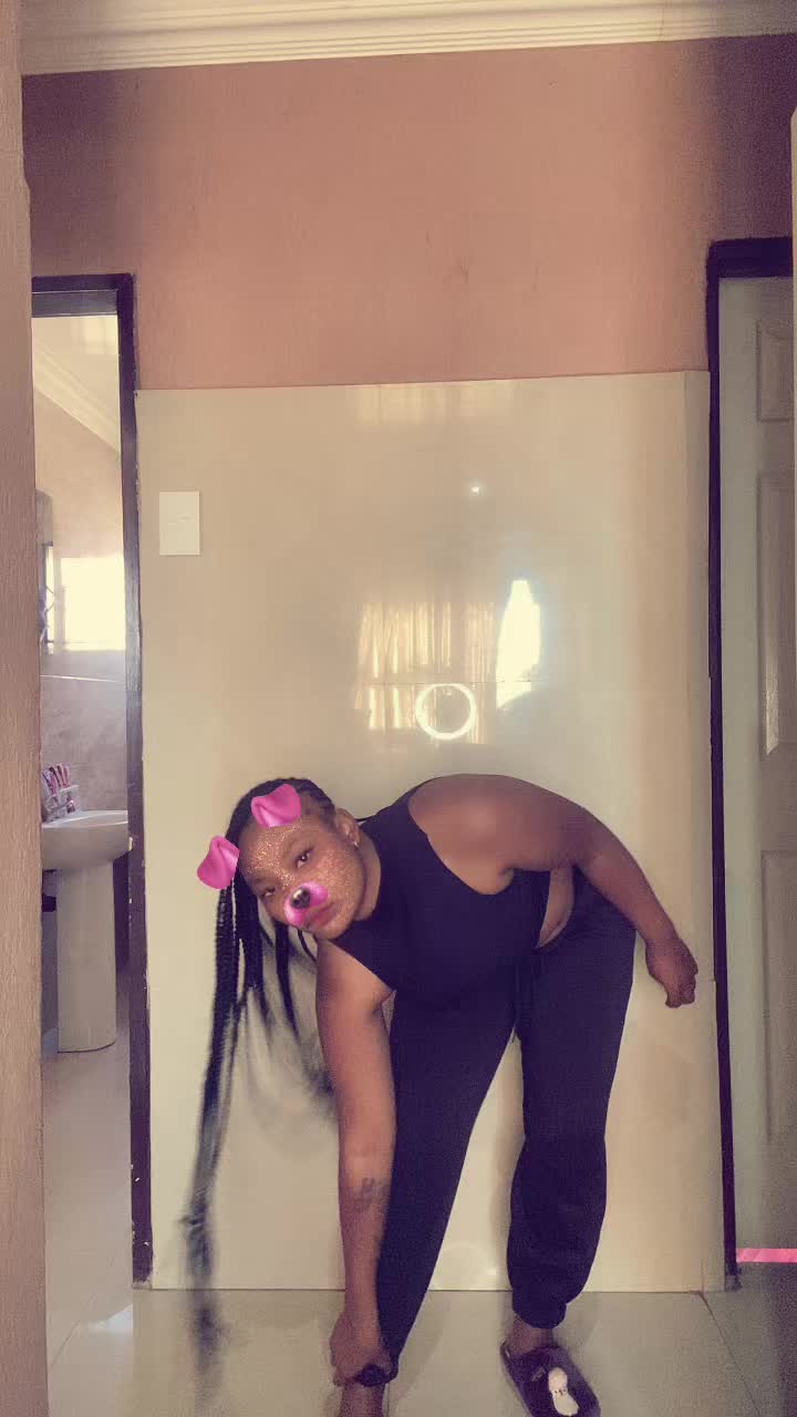 @Tshepiey