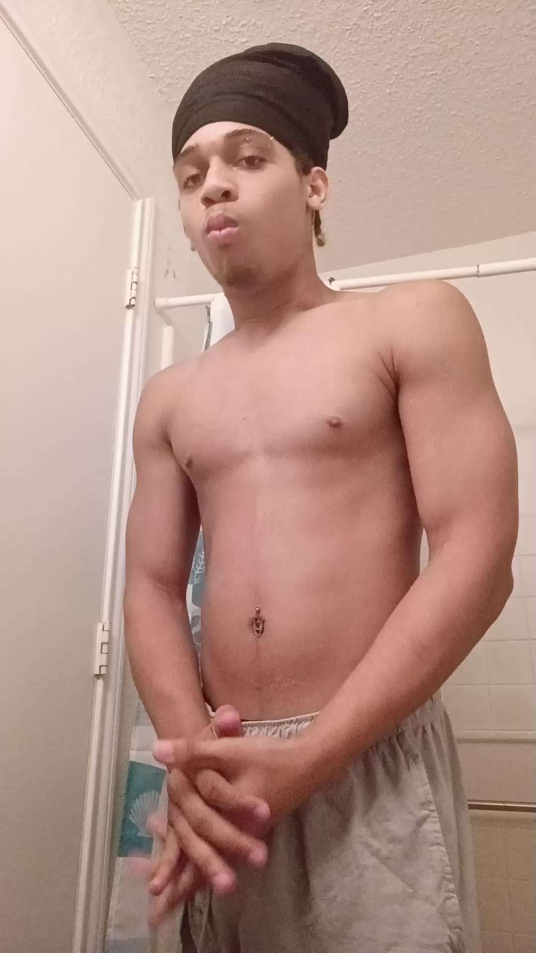 @👻
